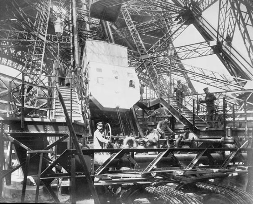 Chantier de la tour Eiffel