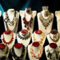 Vente de bijoux solidaire par l'association Partage Tiers-monde