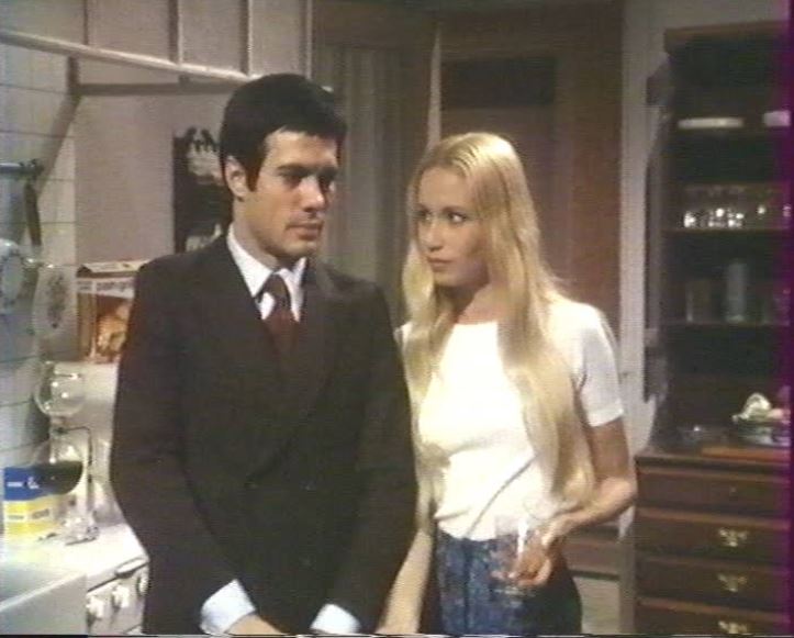 Guy Bedos et Lyne Chardonnet dans L'Oeuf (extrait du site BDFF)