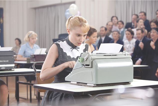 POPULAIRE de Régis Roinsard avec Romain Duris, Deborah François et Bérénice Béjo.