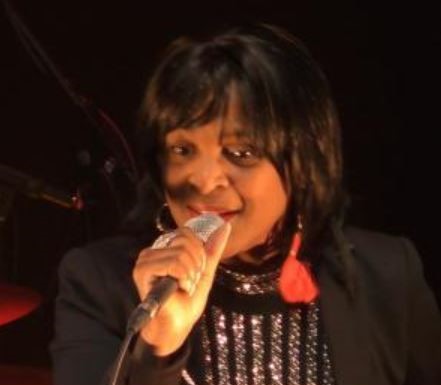 La chanteuse Djill