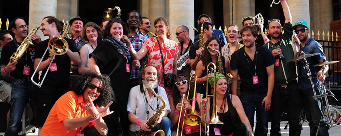 Déambulation de la troupe 