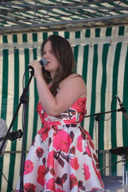 MAEVA lors de la fête de la musique à Saint-Leu-la-Forêt.