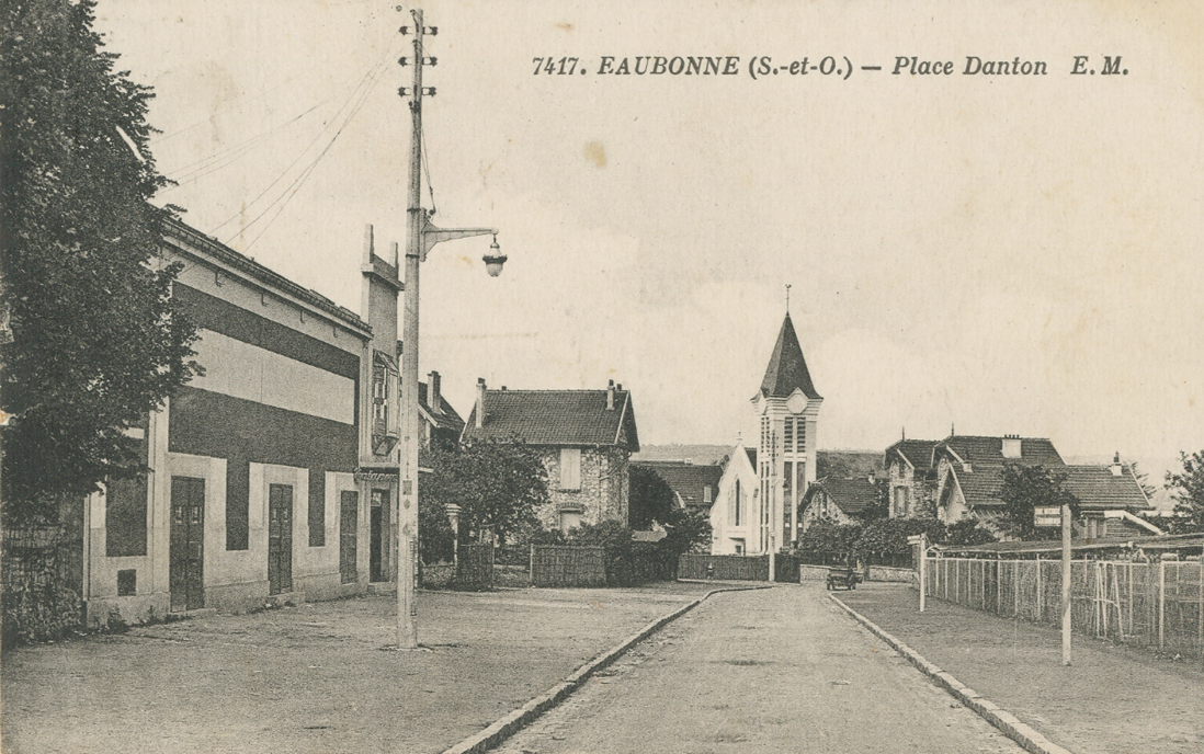 Ancien cinéma à Eaubonne, place Danton