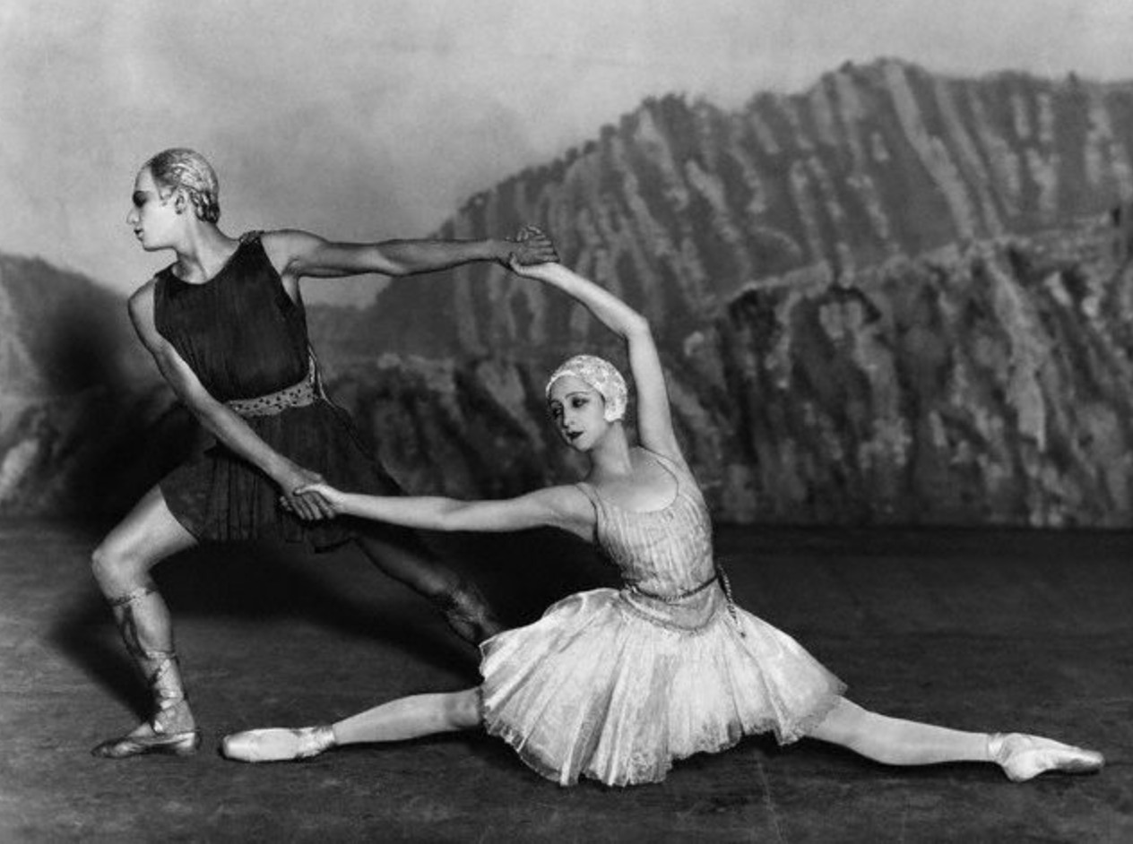 Les ballets russes - Serge Lifar et Alexandra Danilova dans Apollon Musag&egrave;te, 1928.
