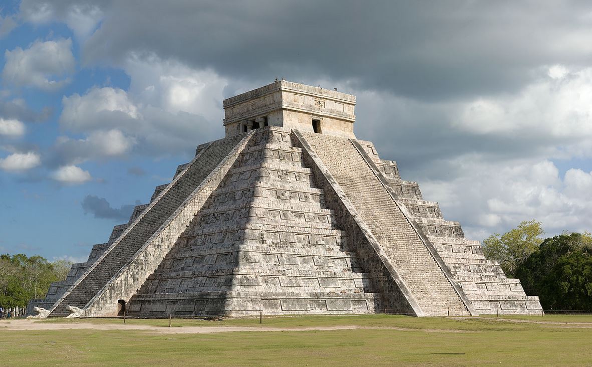 Pyramide de Kukulcán sur le site de Chichén Itzá.