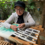 Les Arts en partage dans l'atelier de Claudelise : Karidja Zerguit, peintre à l'aiguille.