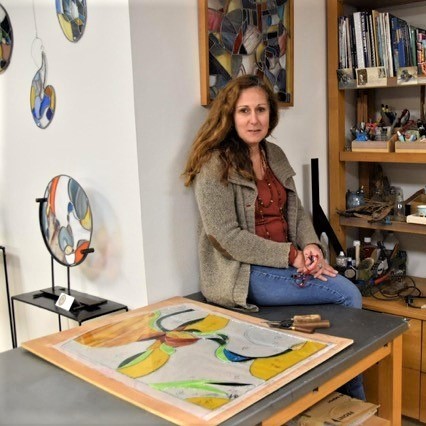 Suzie Molina dans son atelier