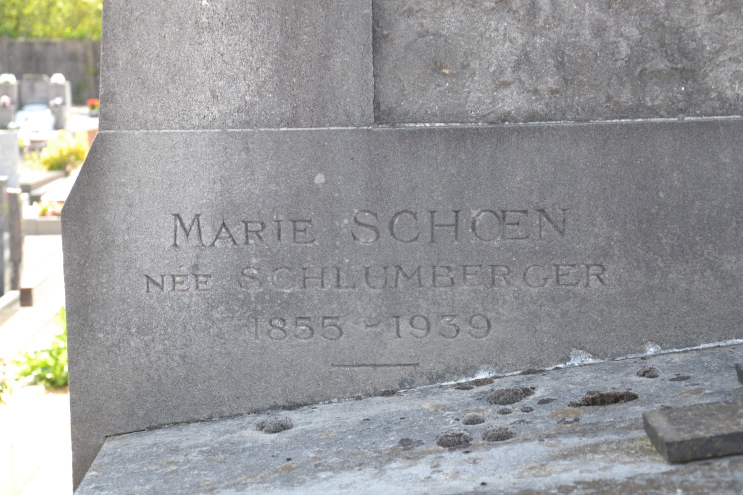 Pierre tombale Marie et Fritz Schoën - cimetière Montlignon