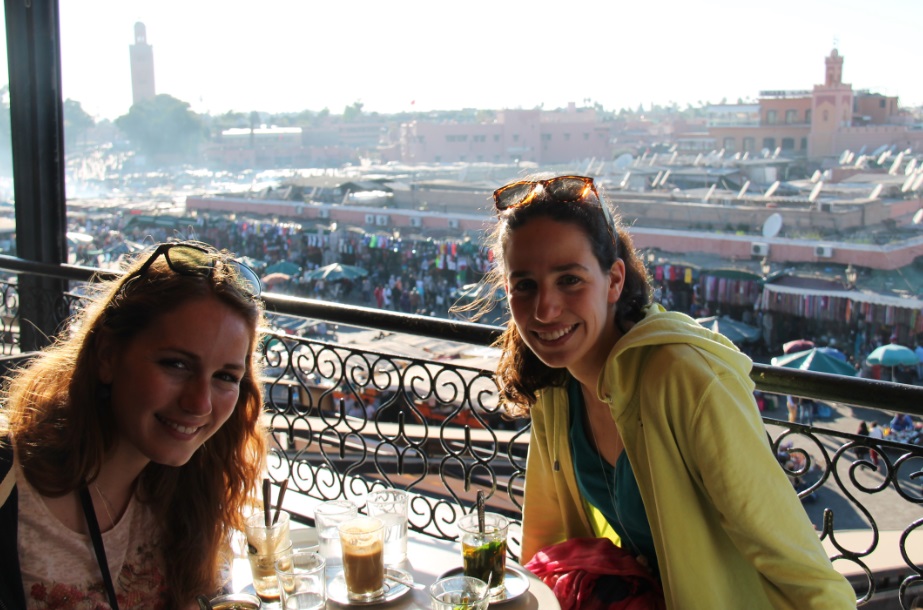 Julie et Ségolène le lendemain de l'arrivée ! Repos mérité !