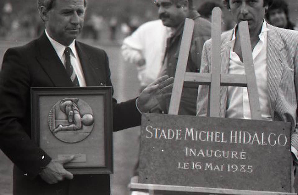 Michel Hidalgo inaugure le stade de Saint-Gratien qui portera son nom.