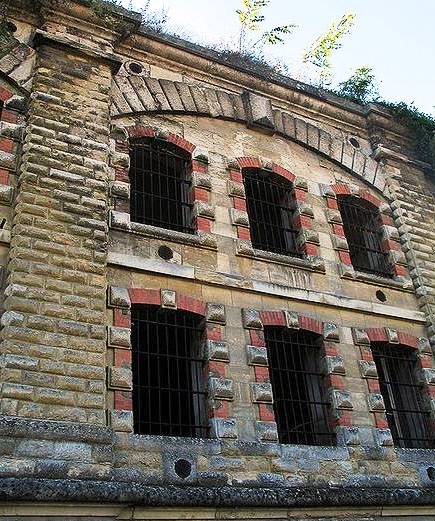 CAFE THEATRE DU POILU au FORT DE CORMEILELS EN PARISIS
