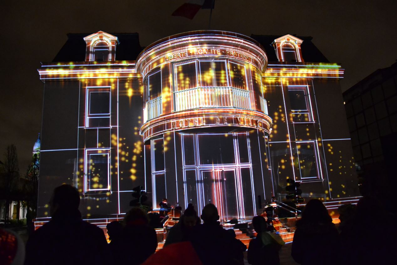 La mairie d'Enghien pendant les illuminations