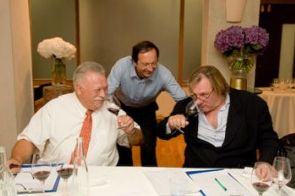 Jean-Luc Pouteau avec Gérard Depardieu et Michel Edouard Leclerc (source www.michel-edouard-leclerc.com) 