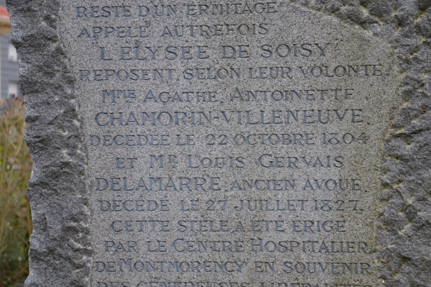 Stèle de granit à Soisy-sous-Montmorency