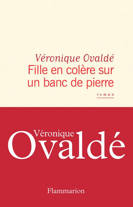 LIVRE Fille en colère sur un banc de pierre