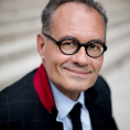 Rencontre-dédicace avec Camille Pascal autour de son livre La Reine du labyrinthe. La vérité sur l'affaire du Collier enfin dévoilée ?