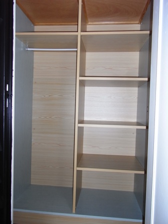 Armoire ouverte