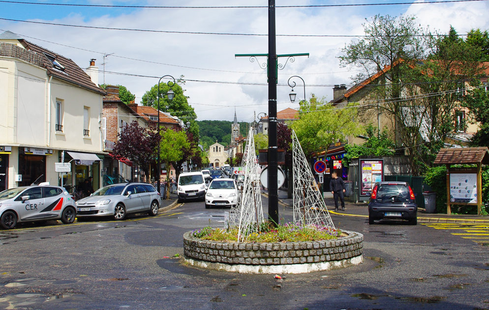 AVENUE DE LA GARE DE SAINT-LEU-LA-FORET