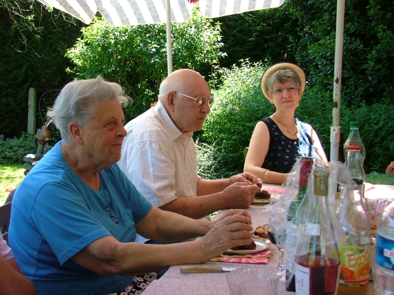 Louis Aguil&eacute;e et sa famille en 2003