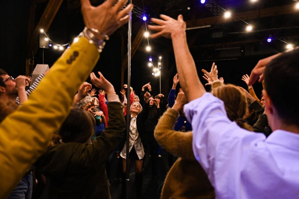 SPECTACLE Le bal magn&eacute;tique