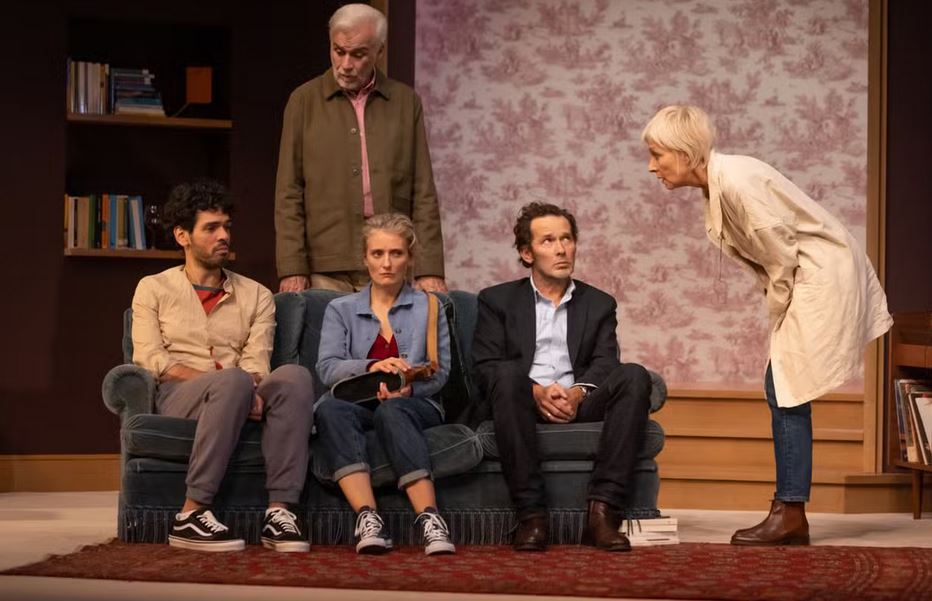 THEATRE Chers parents