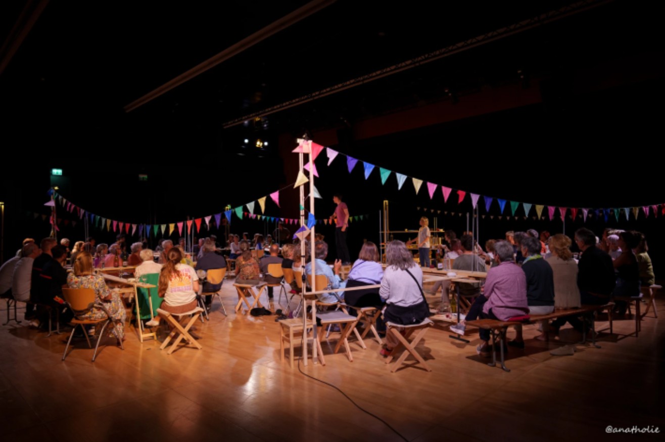 SPECTACLE Le banquet