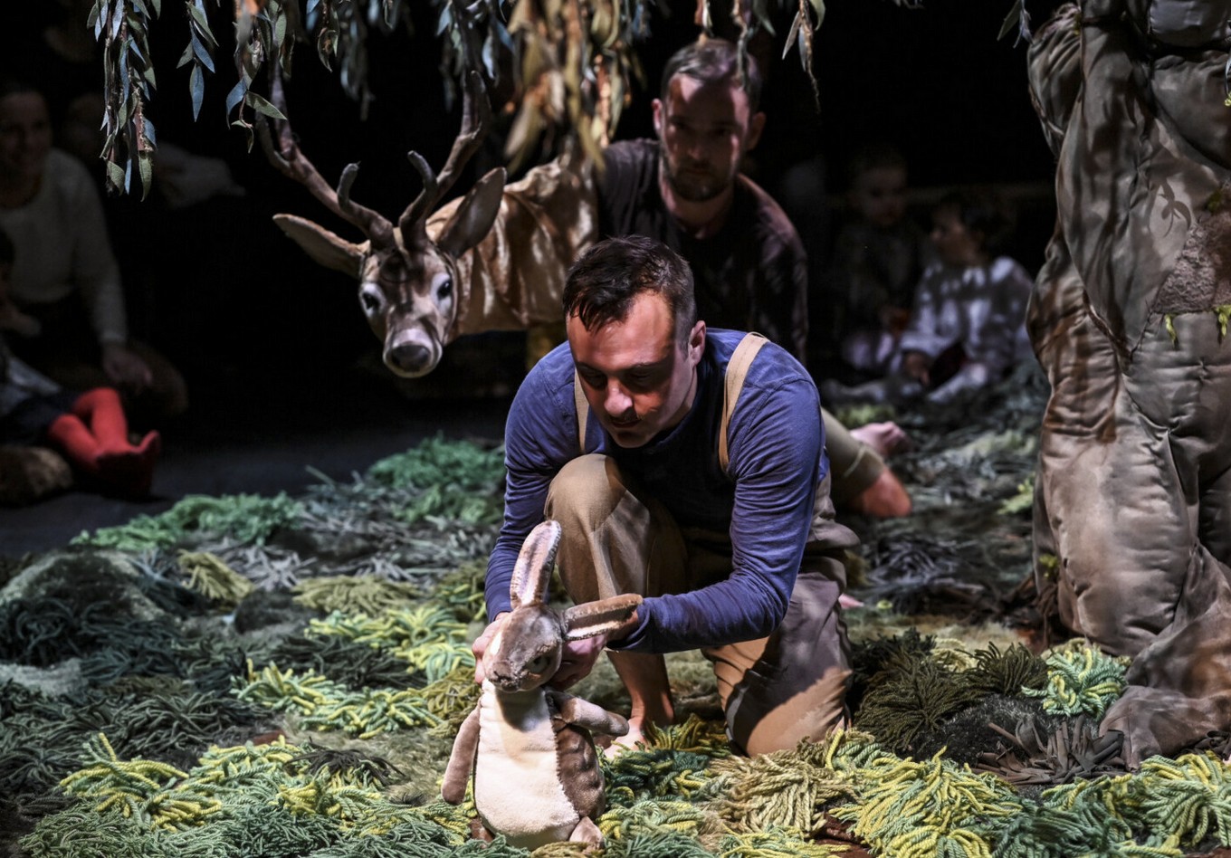 SPECTACLE Sous l'arbre