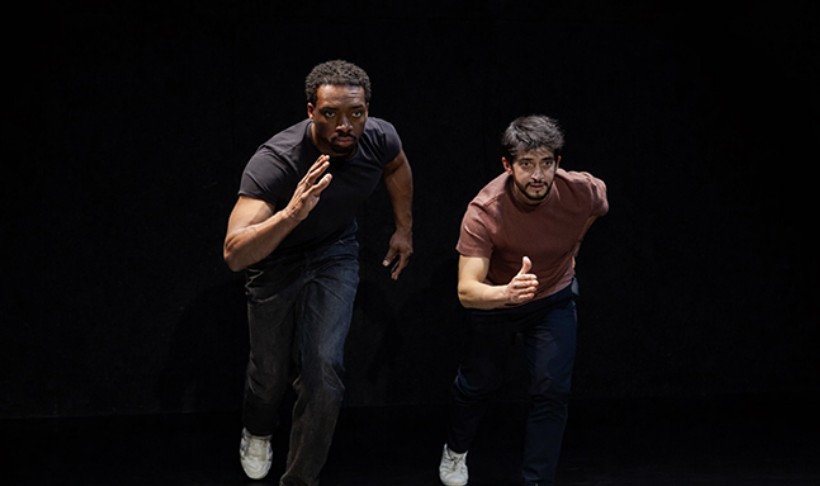 THEATRE Ne t'arrete pas de courir