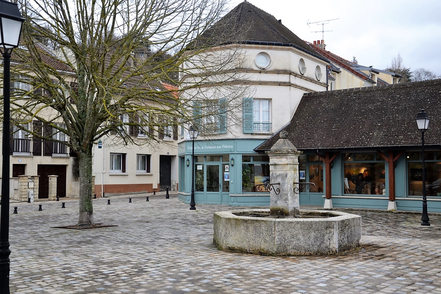 Place de la Fontaine aux Pèlerins