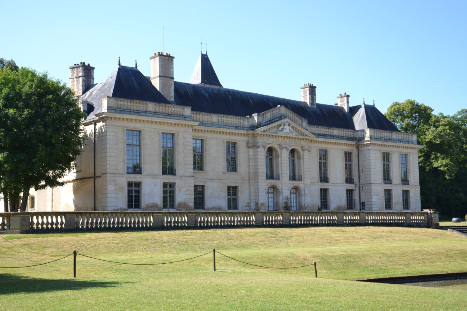 CHATEAU DE MERY SUR OISE