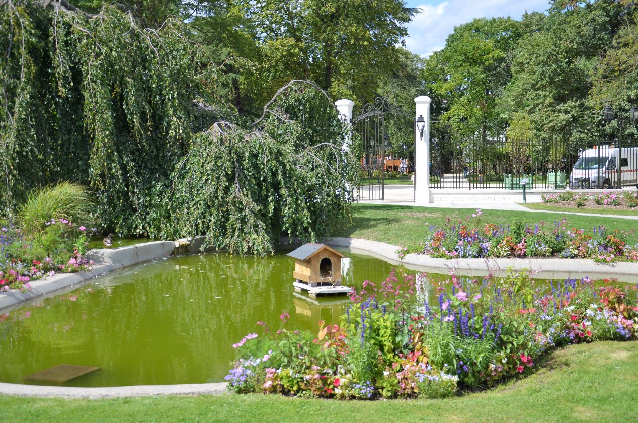 Bassin à l'entrée du Parc du Val ombreux de Soisy-sous-Montmorency