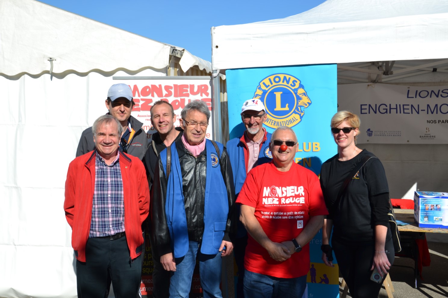 Monsieur Nez Rouge, Stéphanie, la maman de Léo et l'équipe du Lions Club