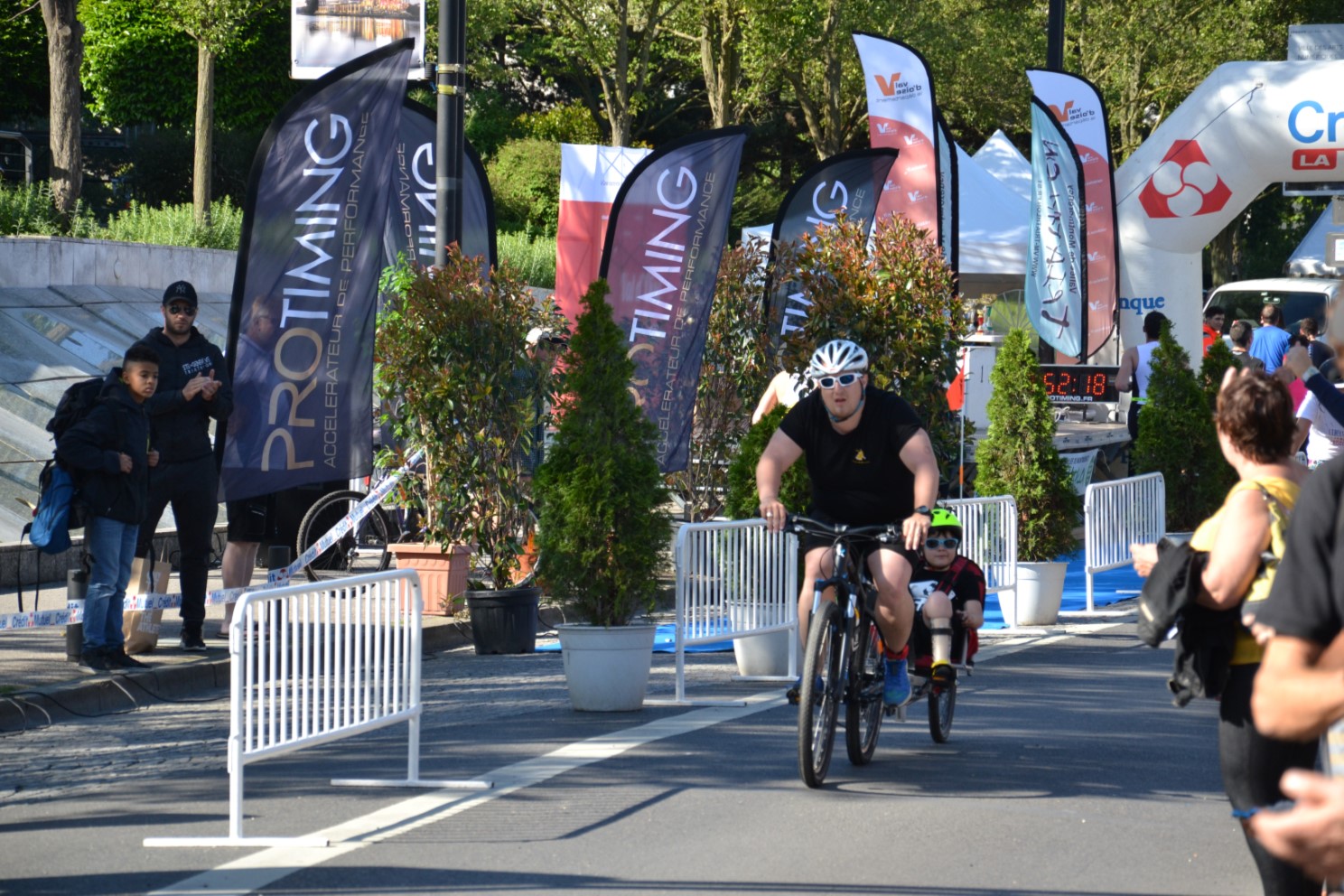 Léo et Franck participent au Triathlon d'Enghien