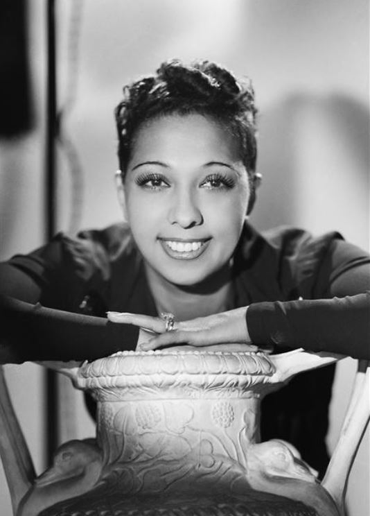 Josephine Baker ( studio Harcourt - source wikipedia)