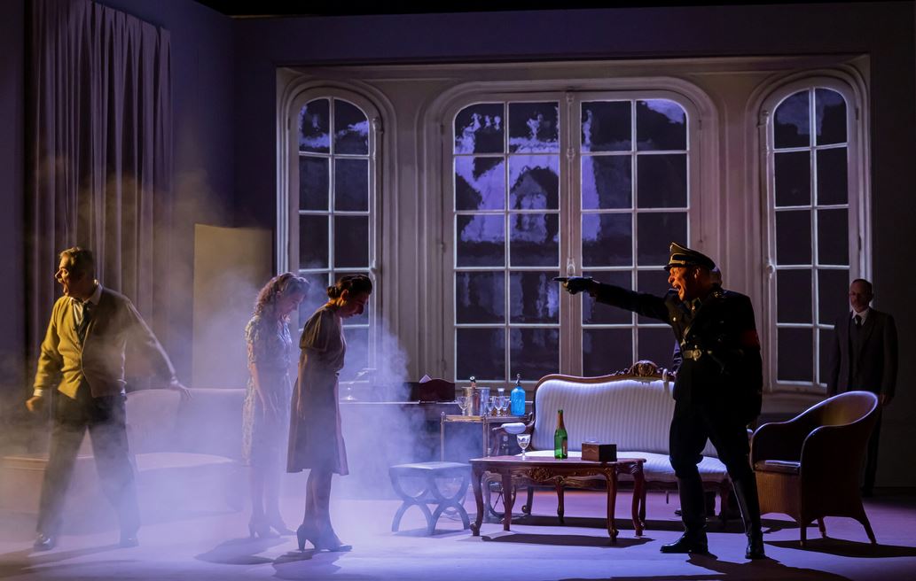 THEATRE Le repas des fauves