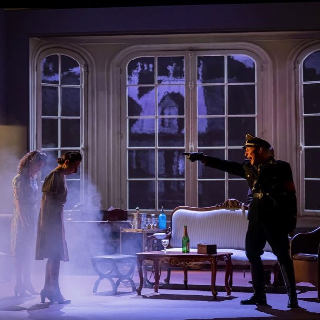 THEATRE Le repas des fauves