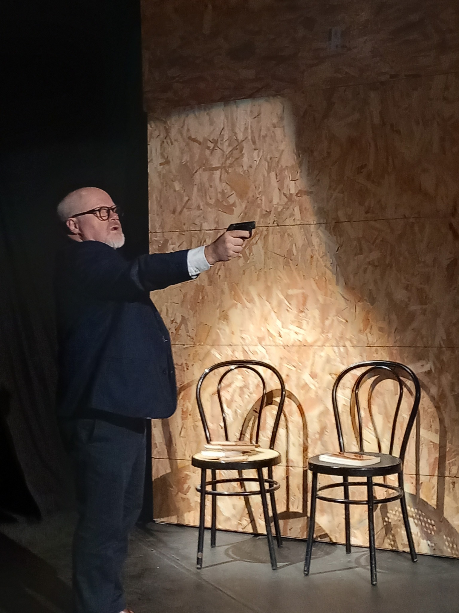 THEATRE Le visiteur THEATRE Le visiteur