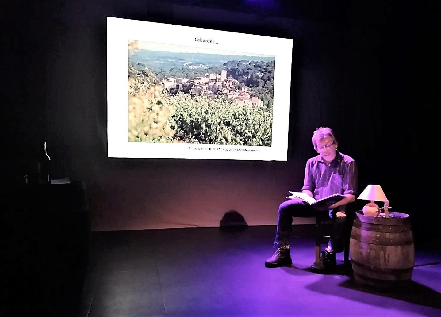 THEATRE Les contes bleus du vin