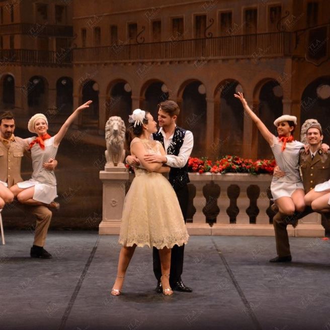 Music Hall Paris Champagne