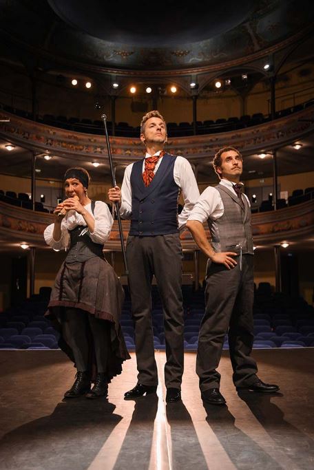 THEATRE La claque