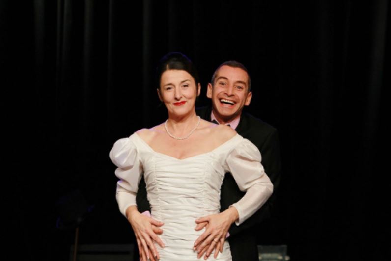 THEATRE Folles noces