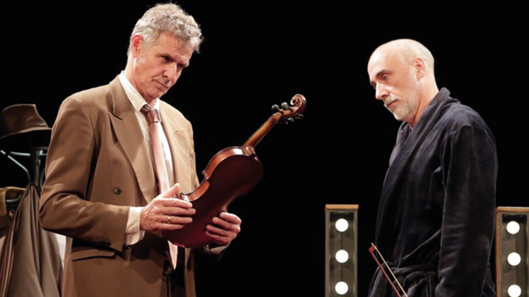 THEATRE : Fausse note