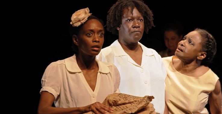 THEATRE Maya une voix