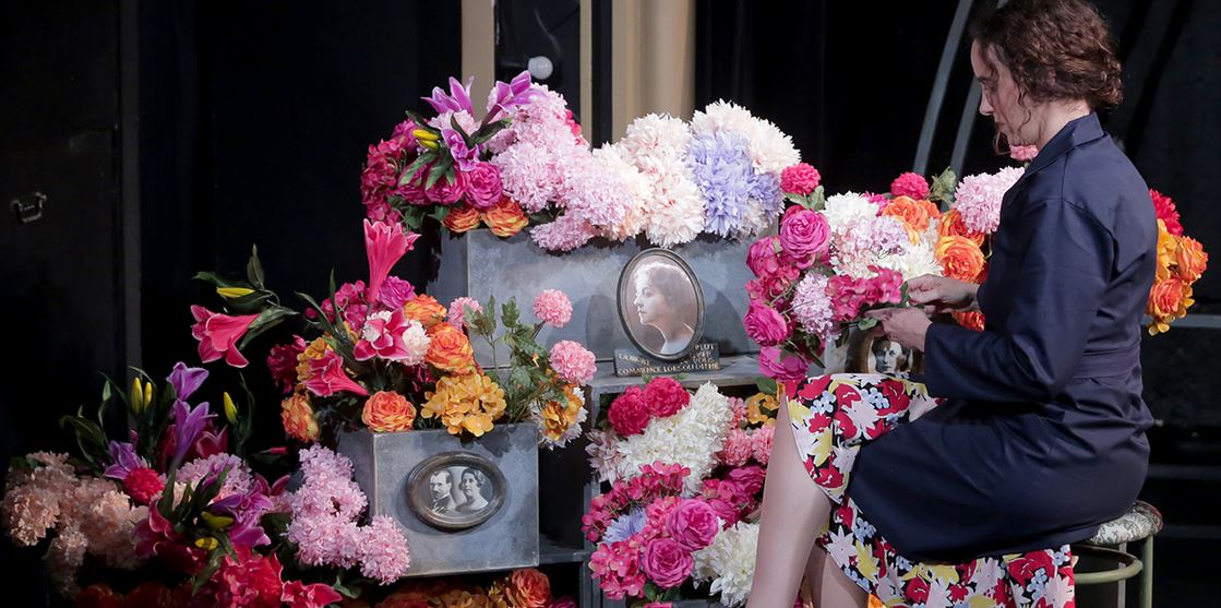 THEATRE Changer l'eau des fleurs